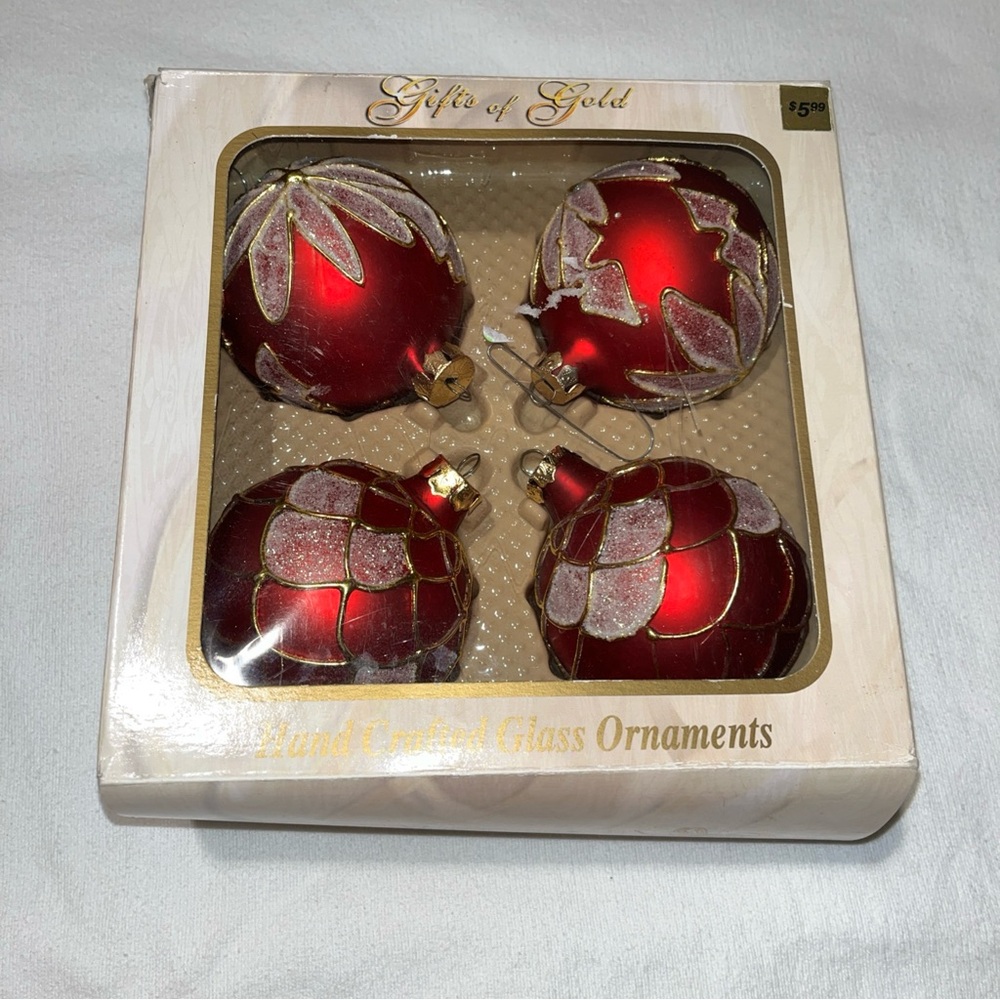 Vintage Red & sparkling Holiday Ornaments Set - Picture 15 of 15